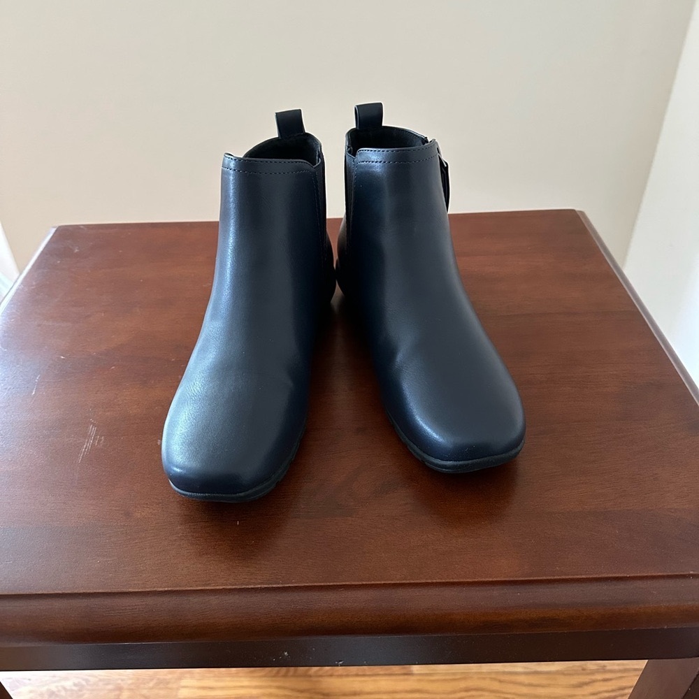 Easy Spirit Aleena Causal Booties